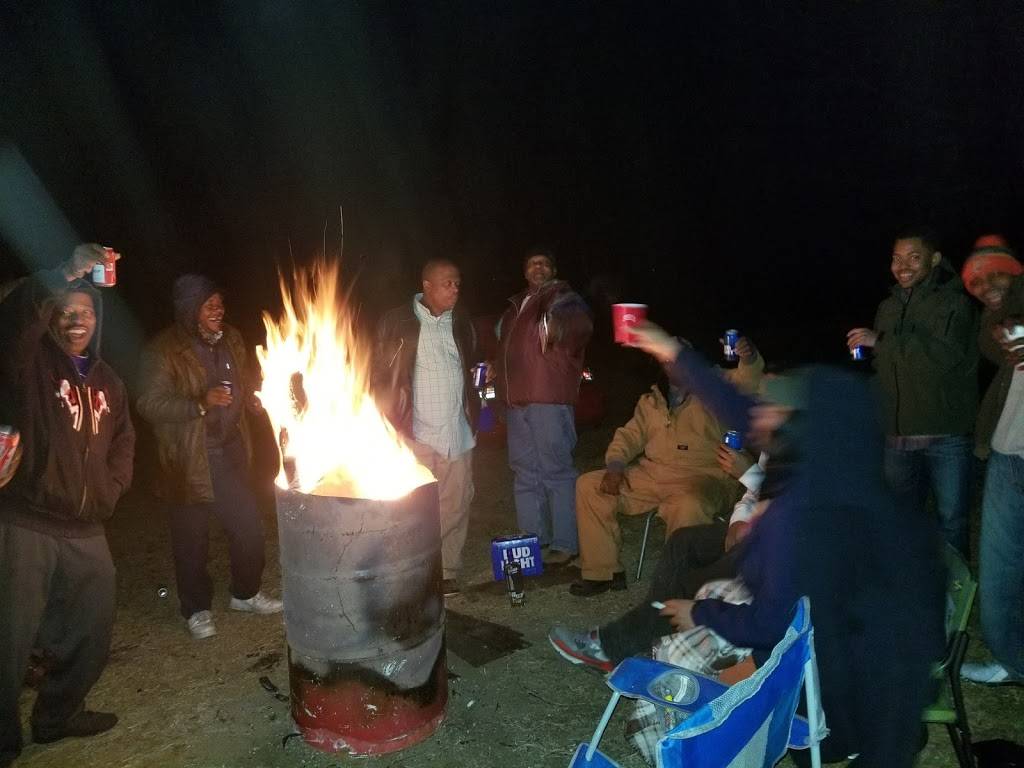 Aunt Coras Pit Bar B Que | cafe | 73 E McLemore Ave # 7, Memphis, TN 38106, USA | 9019425506 OR +1 901-942-5506