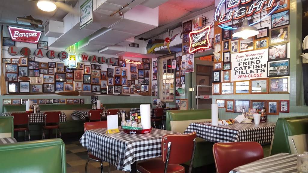 Flying Fish | restaurant | 2913 Montgomery St, Fort Worth, TX 76107, USA | 8179892277 OR +1 817-989-2277