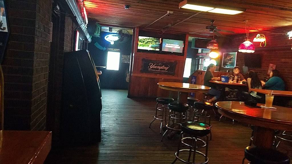 Charlie Horse | restaurant | 2426 E Silver Springs Blvd, Ocala, FL 34470, USA | 3526224050 OR +1 352-622-4050