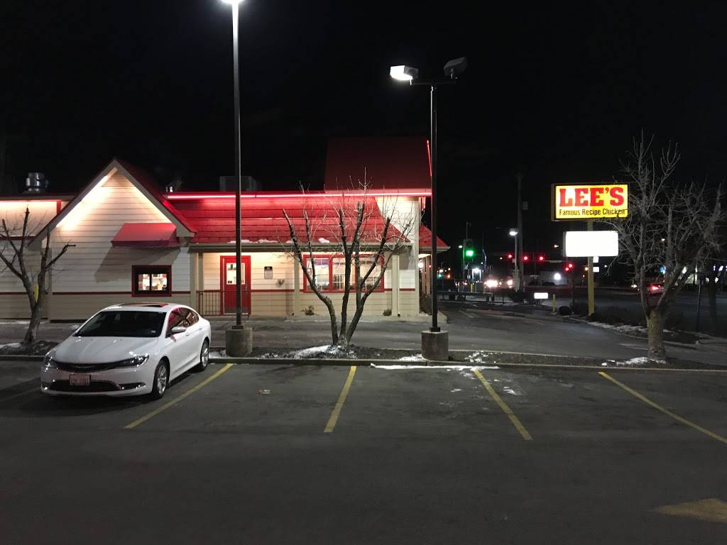 Lees Famous Recipe Chicken | restaurant | 5023 Natural Bridge Ave, St. Louis, MO 63115, USA | 3143814048 OR +1 314-381-4048