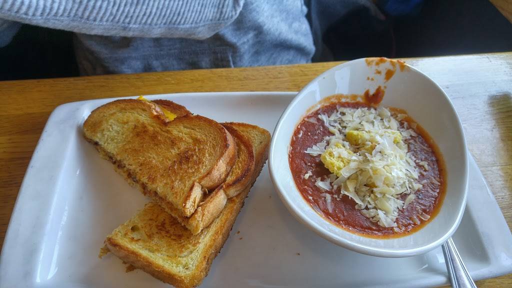 Applebees Grill + Bar | restaurant | 125 S Randall Rd, Elgin, IL 60123, USA | 8476974897 OR +1 847-697-4897