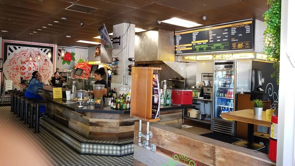 Salsa Fiesta | restaurant | 6769 Main St, Miami Lakes, FL 33014, USA | 3052800910 OR +1 305-280-0910