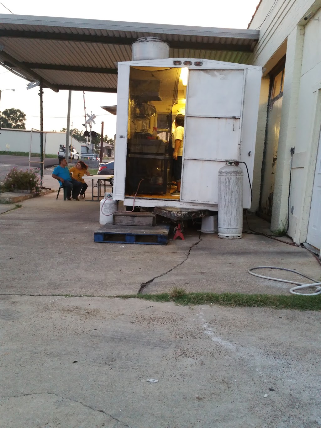 Lonchera Miscelanea J.B. | restaurant | 209 E Stilwell Ave, De Queen, AR 71832, USA | 8705841074 OR +1 870-584-1074