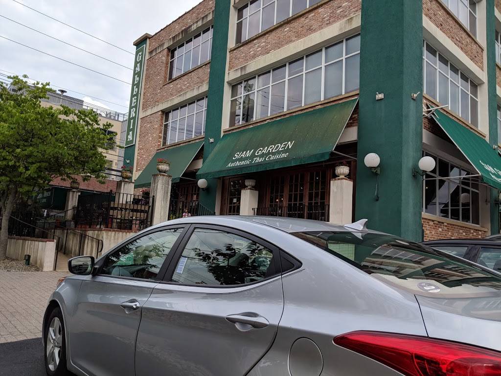 Siam Garden | restaurant | 2 Bridge Ave, Red Bank, NJ 07701, USA | 7322241233 OR +1 732-224-1233