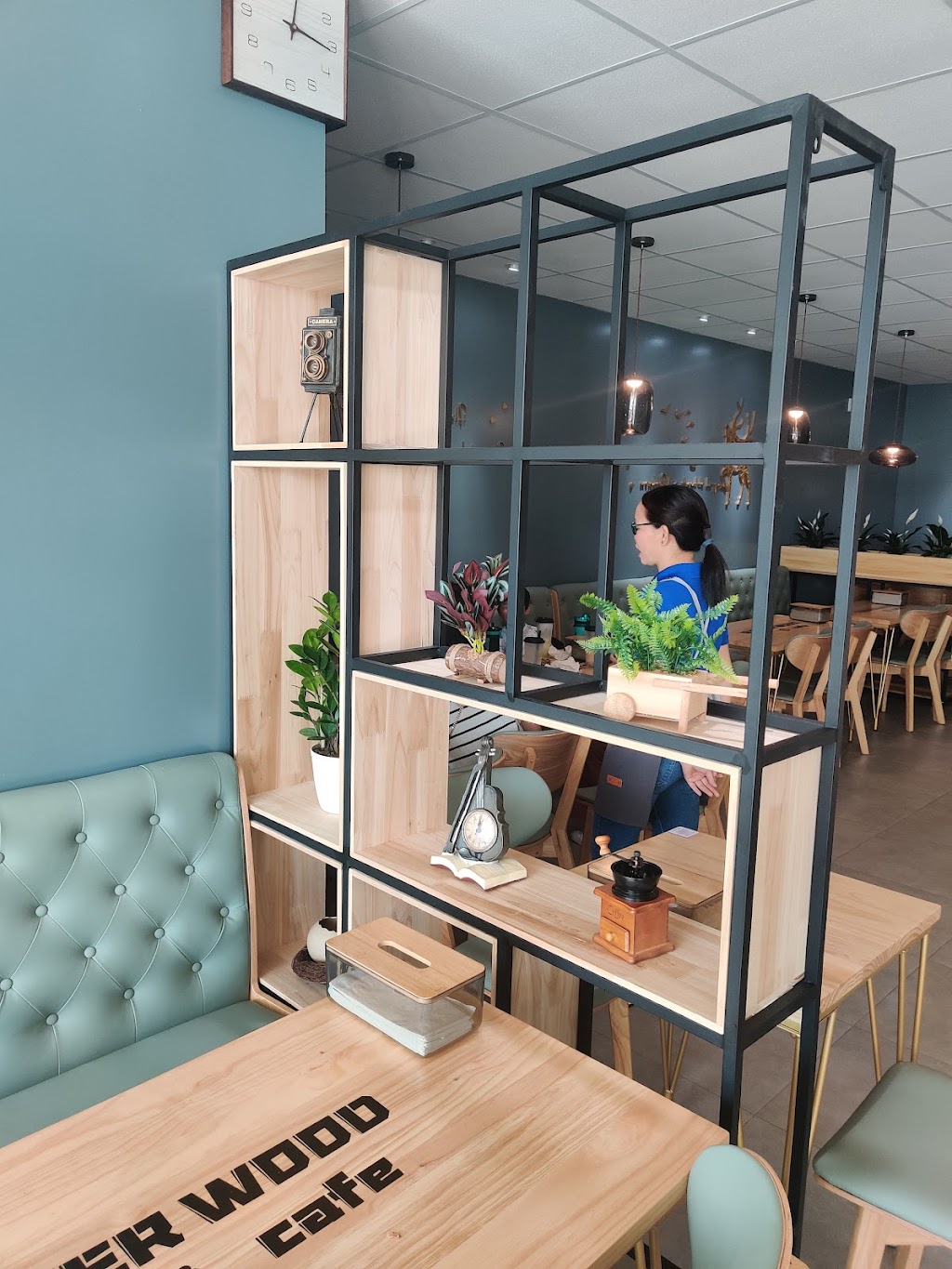 Summer Wood Cafe | restaurant | 3517 N Pine Island Rd, Sunrise, FL 33351, USA | 9547656943 OR +1 954-765-6943