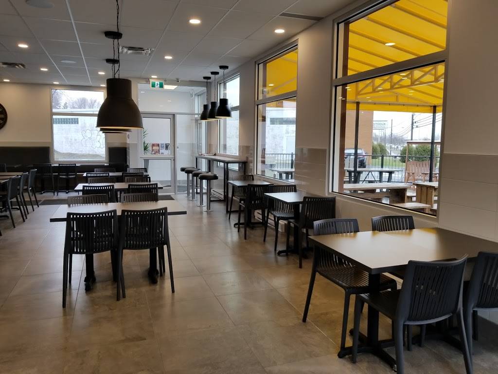 Le Laurier Restaurant/Crèmerie | restaurant | 1350 Boulevard Laurier E, Saint-Hyacinthe, QC J2T 1K3, Canada | 4507780411 OR +1 450-778-0411