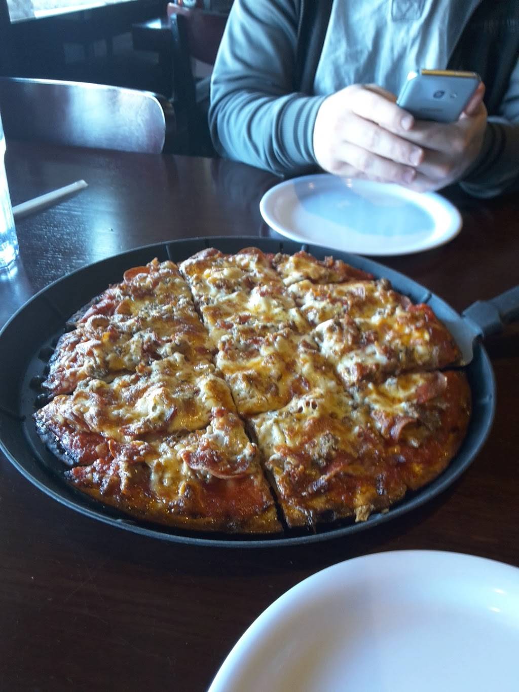 Rosatis Pizza-Bannockburn | restaurant | 2539 Waukegan Rd #122b, Bannockburn, IL 60015, USA | 8479439981 OR +1 847-943-9981