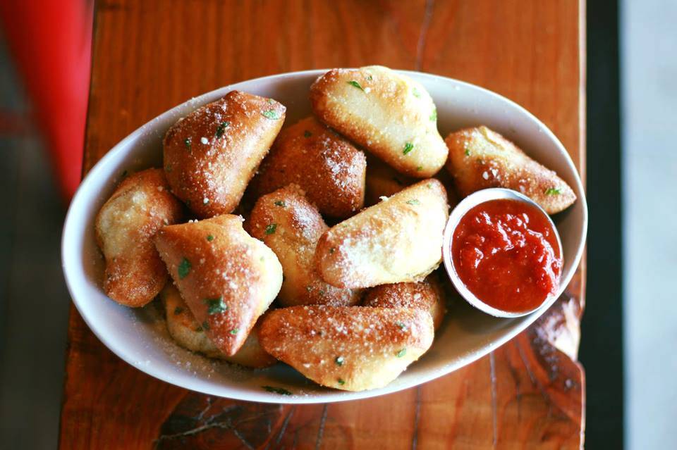 Fresco Pizzeria & Pastaria | restaurant | 3011 E Speedway Blvd, Tucson, AZ 85716, USA | 5208815555 OR +1 520-881-5555