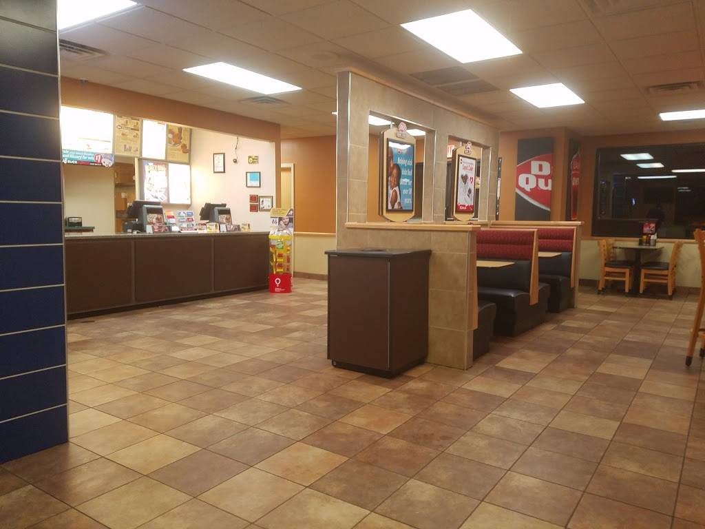 Dairy Queen Grill & Chill | restaurant | 909 Lincoln Way S, Ligonier, IN 46767, USA | 2608947578 OR +1 260-894-7578