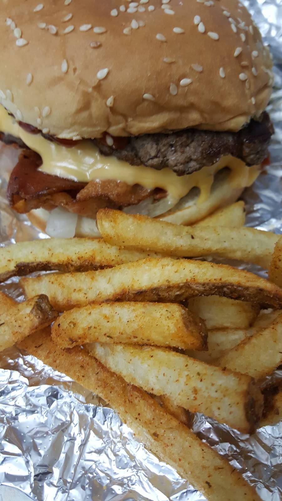 Five Guys | meal takeaway | 145 Town Centre Dr, Johnstown, PA 15904, USA | 8142627872 OR +1 814-262-7872