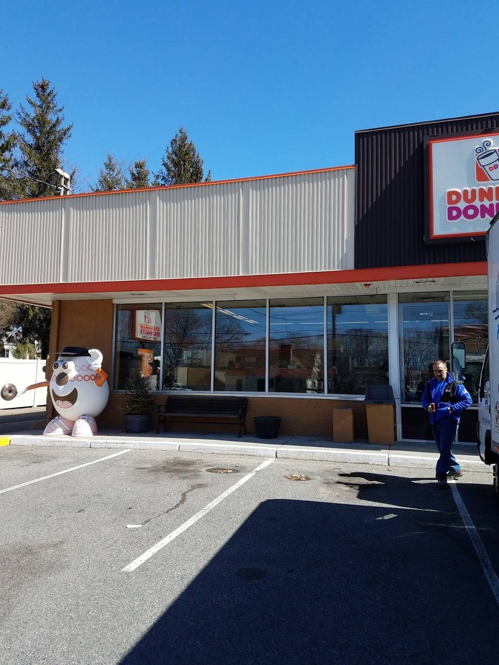 Dunkin | bakery | 621 Metacom Ave, Warren, RI 02885, USA | 4012454892 OR +1 401-245-4892