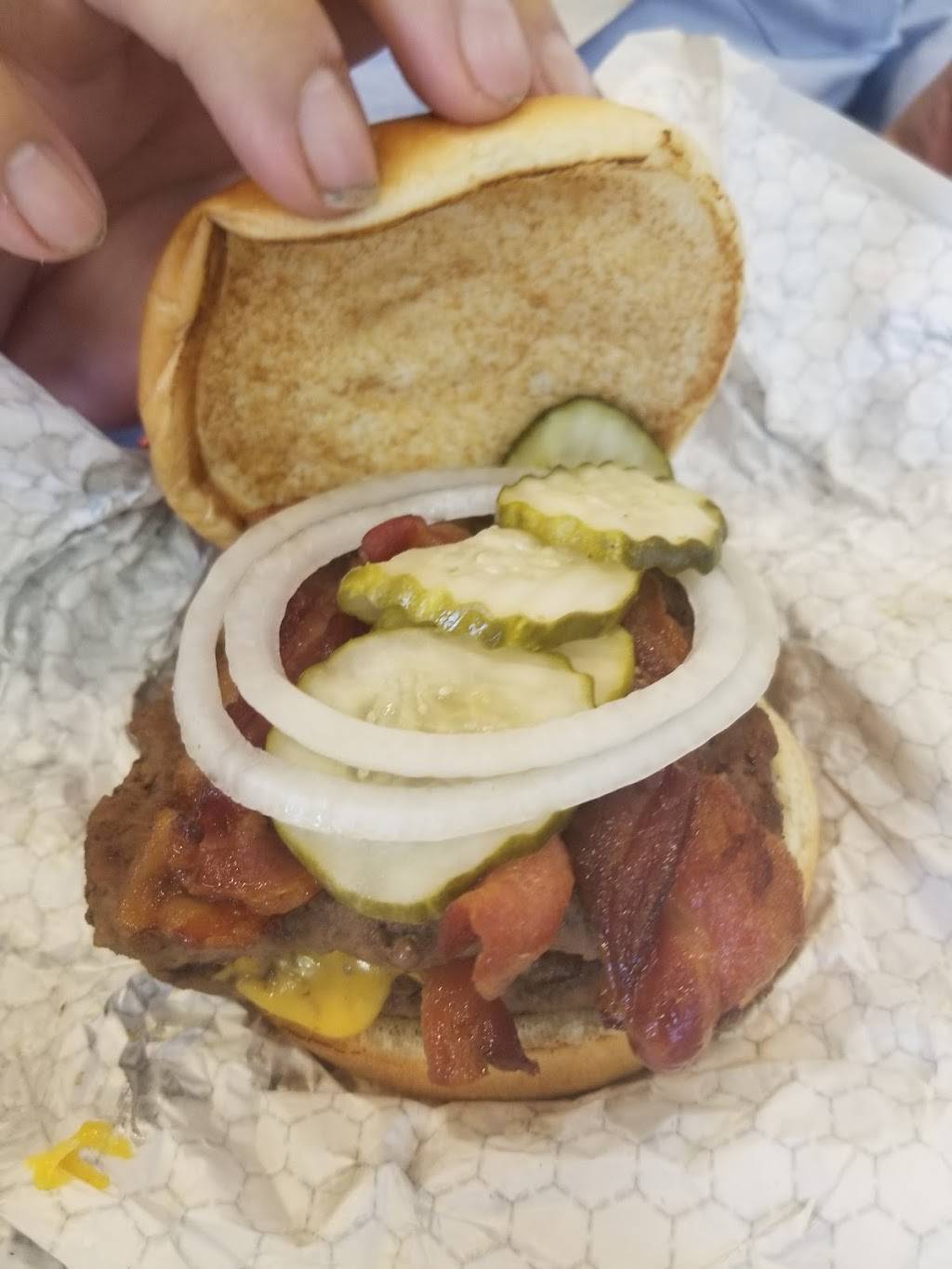 Wendys | restaurant | 31 Towne Center Dr, West Leechburg, PA 15656, USA | 7248458412 OR +1 724-845-8412