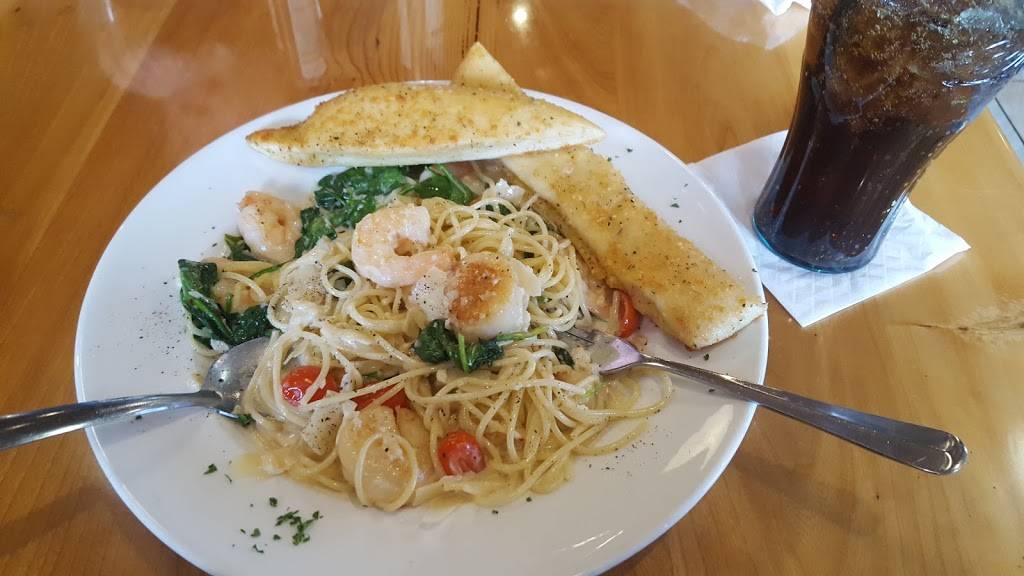 Oliveras Restaurant | restaurant | 390 S Dexter St, Ionia, MI 48846, USA | 6165223000 OR +1 616-522-3000