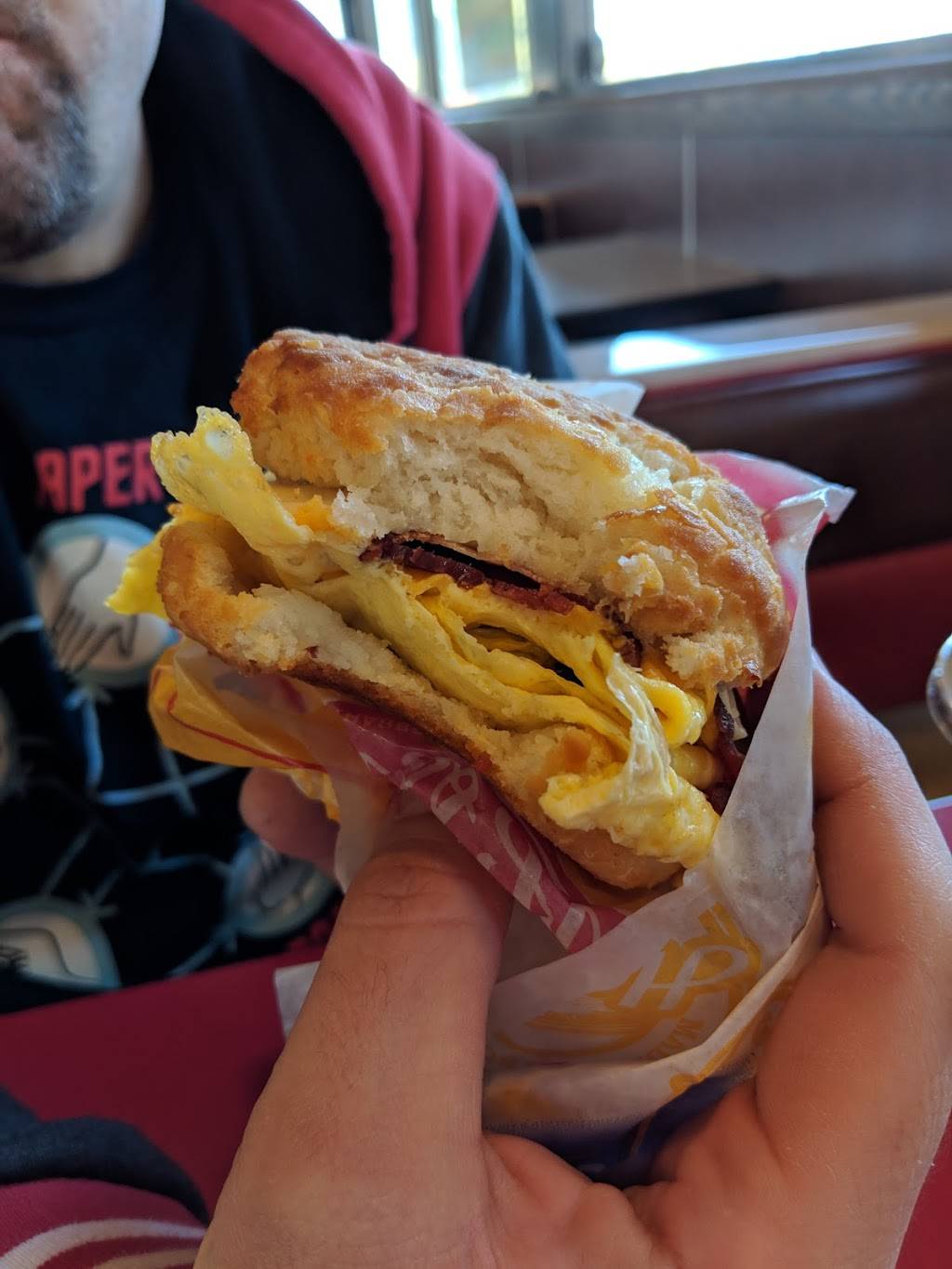 Carls Jr. | restaurant | 6460 Redwood Dr, Rohnert Park, CA 94928, USA | 7075845727 OR +1 707-584-5727