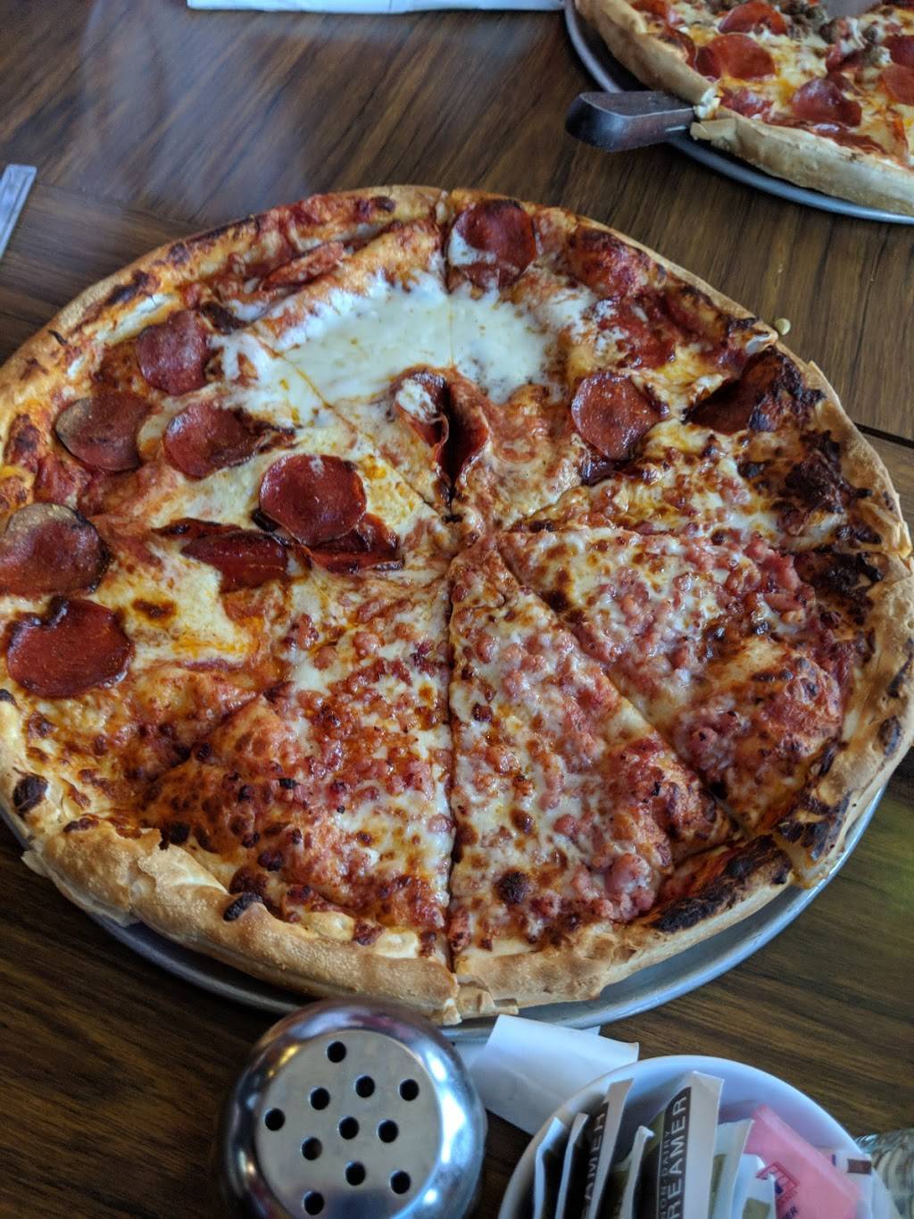 Jims Razorback Pizza | restaurant | 2620 West Martin Luther King Junior Boulevard, Fayetteville, AR 72701, USA | 4794432265 OR +1 479-443-2265