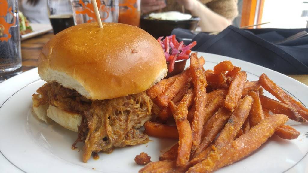 Café Hollander - Tosa | restaurant | 7677 W State St, Wauwatosa, WI 53213, USA | 4144756771 OR +1 414-475-6771