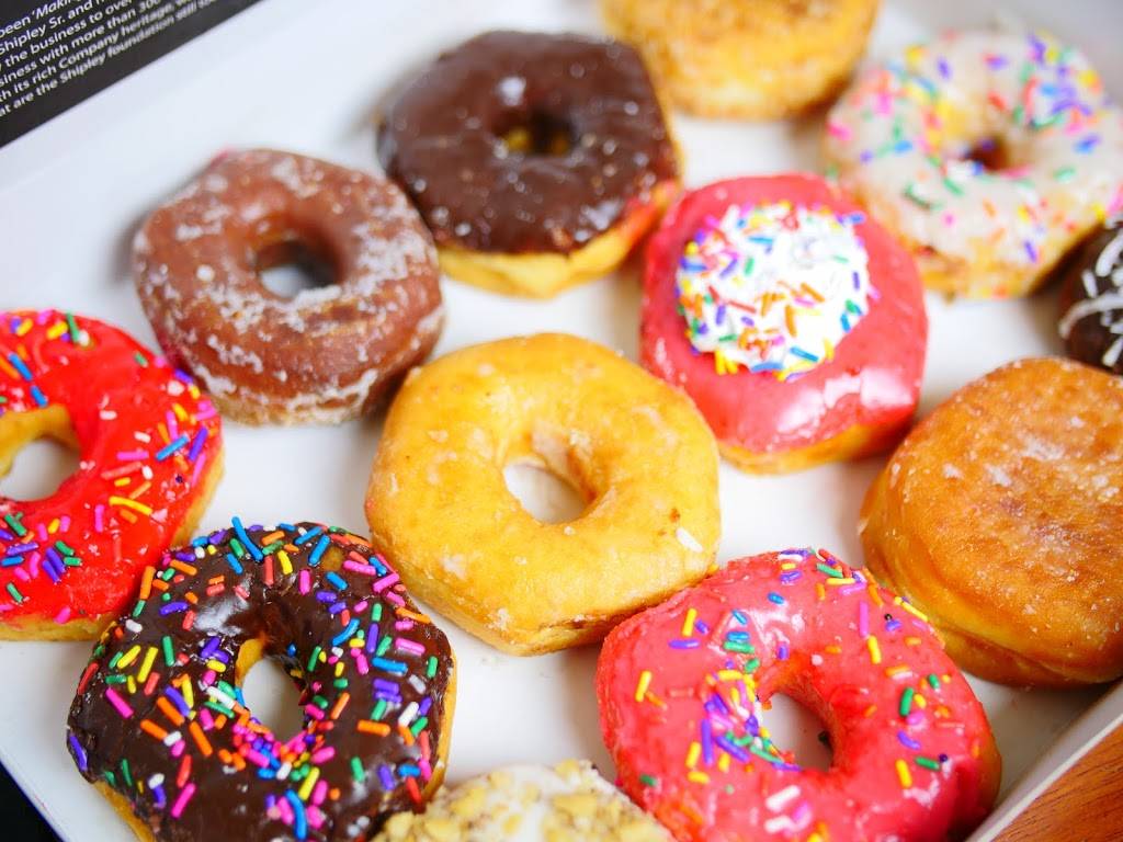 Shipley Do-Nuts | bakery | 5750 Northwest Expy, Warr Acres, OK 73132, USA | 4057213409 OR +1 405-721-3409