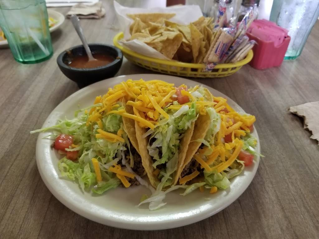 El Patio Restaurant | restaurant | 548 W Main St, Port Lavaca, TX 77979, USA | 3615526316 OR +1 361-552-6316