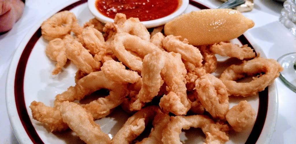 Allettos Restaurant | restaurant | 218 E Montauk Hwy, Lindenhurst, NY 11757, USA | 6312269205 OR +1 631-226-9205