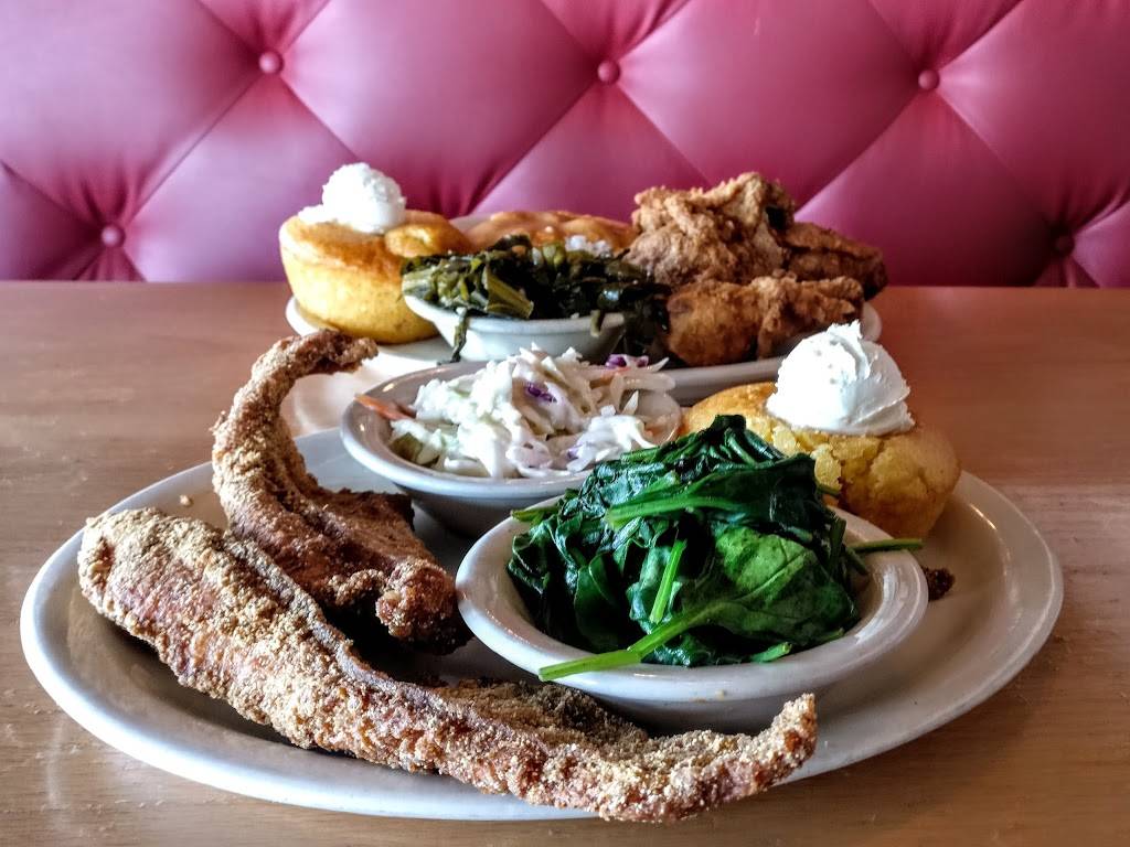 Lo-Los Chicken & Waffles | restaurant | 3133 N Scottsdale Rd, Scottsdale, AZ 85251, USA | 4809451920 OR +1 480-945-1920