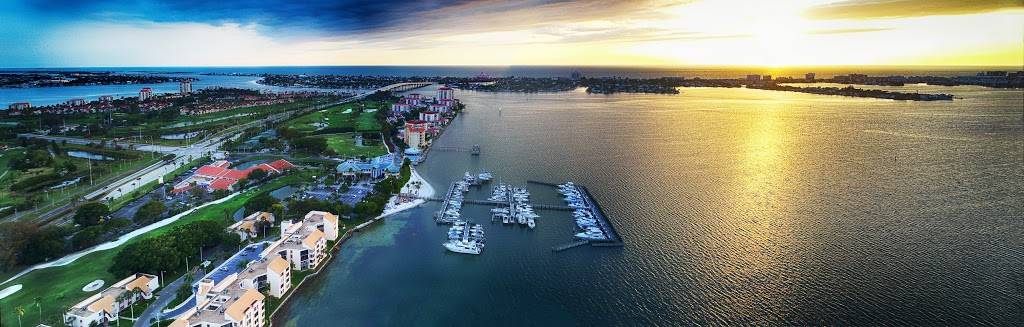 Isla Del Sol Yacht & Country Club | restaurant | 6000 Sun Blvd, St. Petersburg, FL 33715, USA | 7279064752 OR +1 727-906-4752