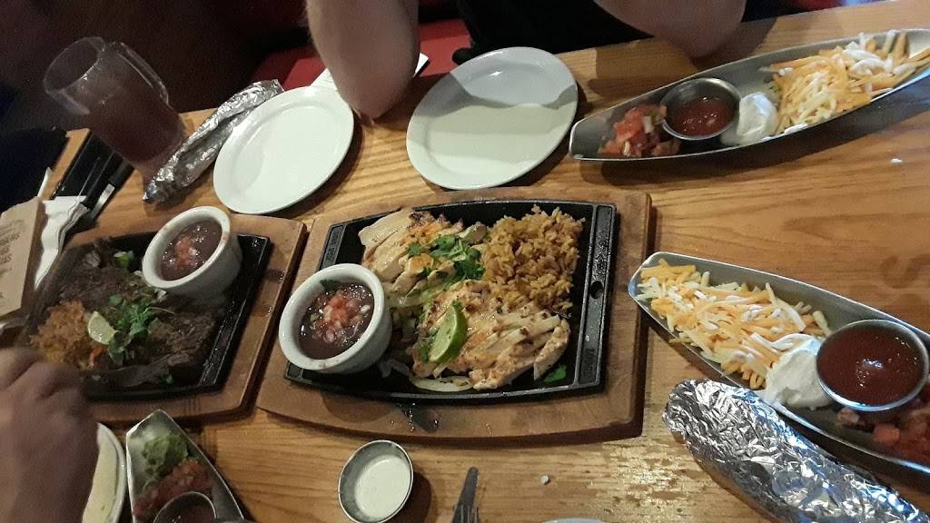 Chilis Grill & Bar | meal takeaway | 3001 James L Redman Pkwy, Plant City, FL 33566, USA | 8137648548 OR +1 813-764-8548