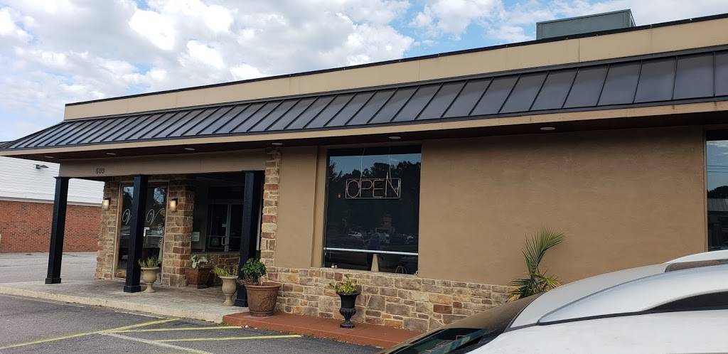 Vincenzos Italian Restaurant | restaurant | 609 Boulevard, Colonial Heights, VA 23834, USA | 8045267440 OR +1 804-526-7440