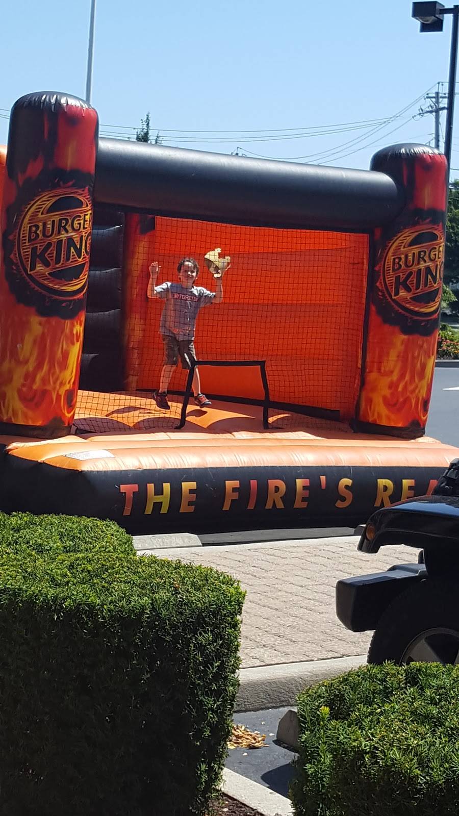 Burger King | restaurant | 900 Old Country Rd, Riverhead, NY 11901, USA | 6317275553 OR +1 631-727-5553