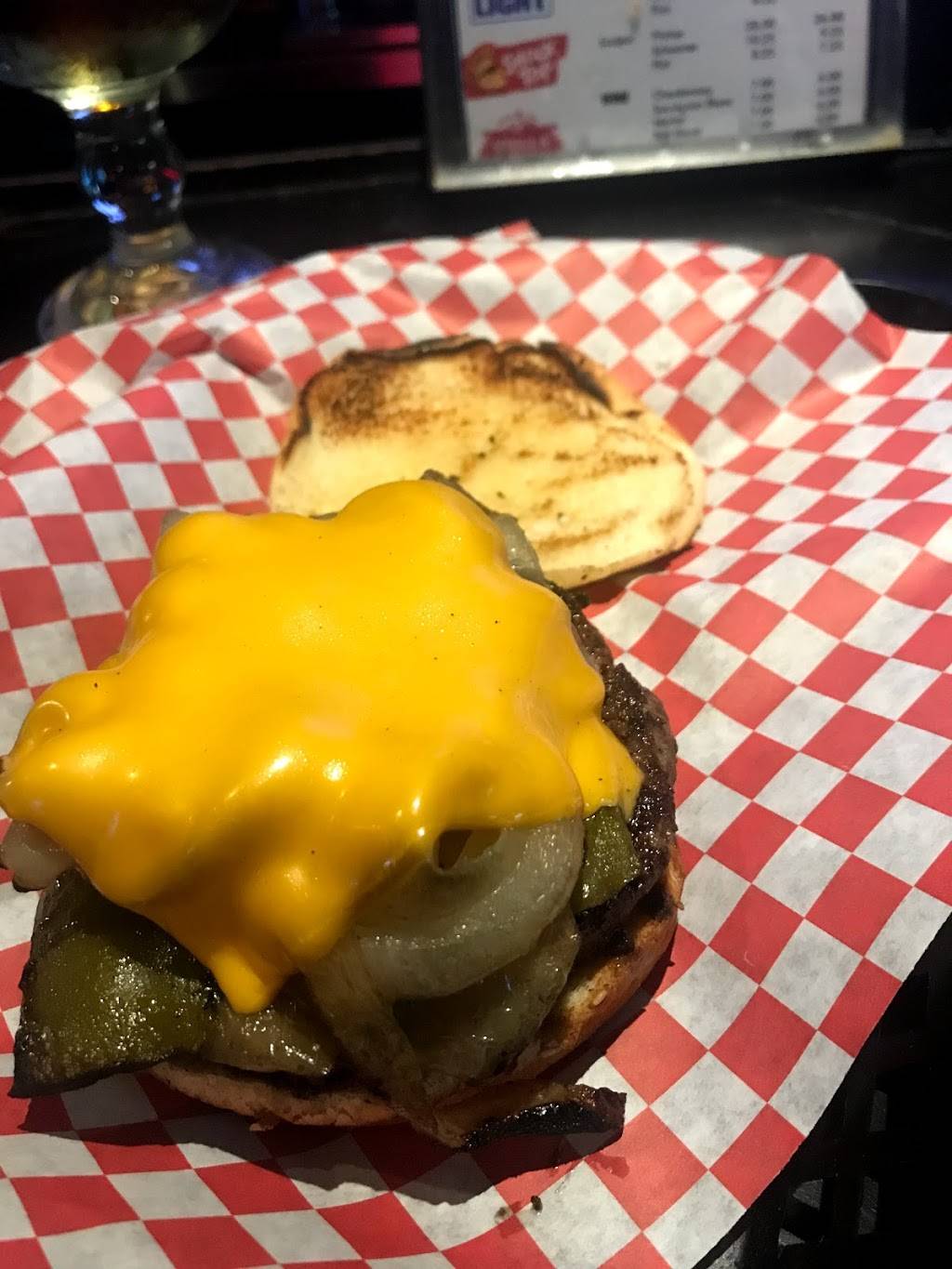 Red Rooster | restaurant | 1985 Oceanside Blvd, Oceanside, CA 92054, USA | 7607548383 OR +1 760-754-8383