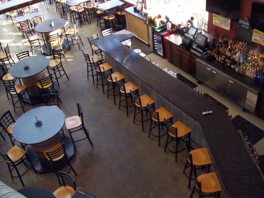 Wolfeys Bistro and Pub | restaurant | 1069 E Broad St, Elyria, OH 44035, USA | 4403659002 OR +1 440-365-9002