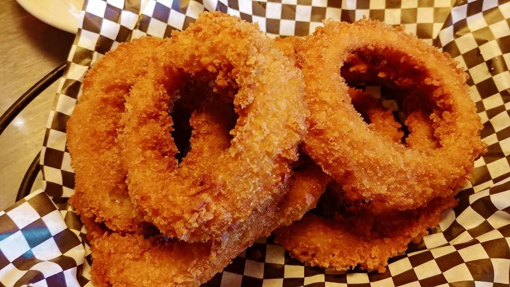 Hunt Club | restaurant | 1514 Daniel Rd, Jackson, MI 49202, USA | 5177820375 OR +1 517-782-0375