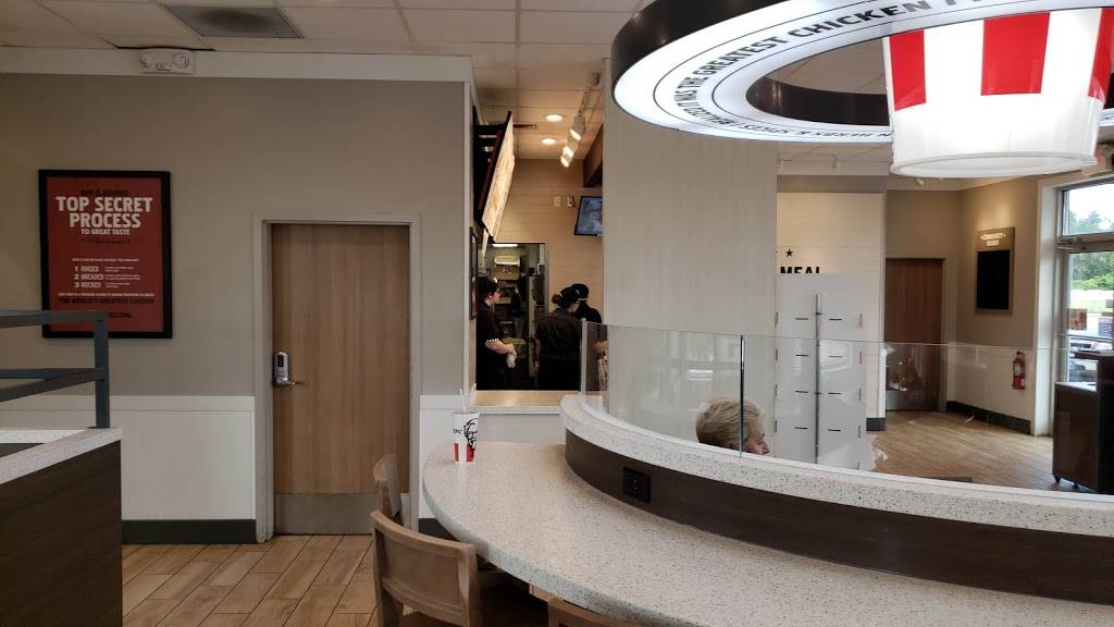 KFC | restaurant | 948 Mason Ave, Daytona Beach, FL 32117, USA | 3862562377 OR +1 386-256-2377