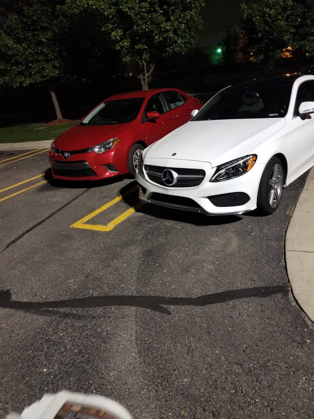 Starbucks | cafe | 30160 Southfield Rd, Southfield, MI 48076, USA | 2482032025 OR +1 248-203-2025