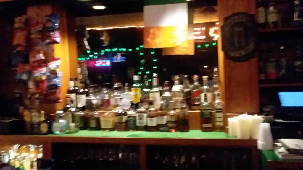 Grace & Leavitt Tavern | restaurant | 2157 W Grace St, Chicago, IL 60618, USA | 7734721138 OR +1 773-472-1138