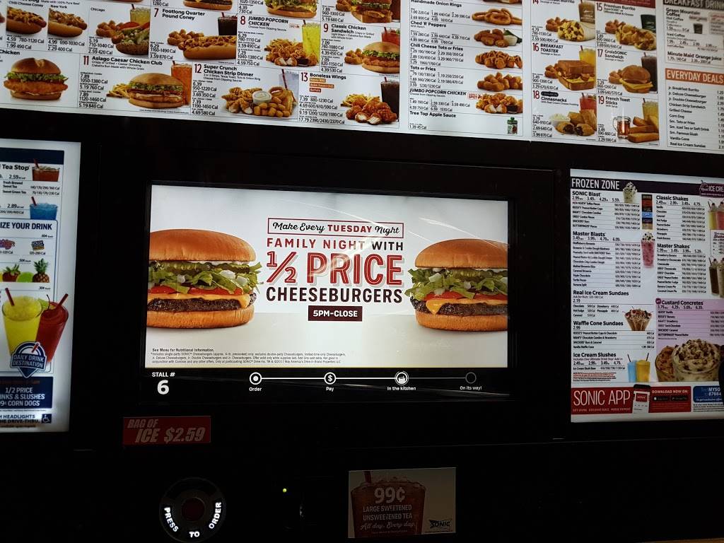 Sonic Drive-In | restaurant | 5930 Cromo Dr, El Paso, TX 79912, USA | 9155856942 OR +1 915-585-6942