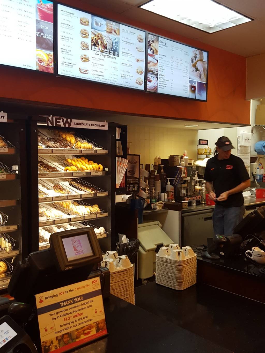 Dunkin | bakery | 3904 N Ocean Blvd, Fort Lauderdale, FL 33308, USA | 9545677262 OR +1 954-567-7262