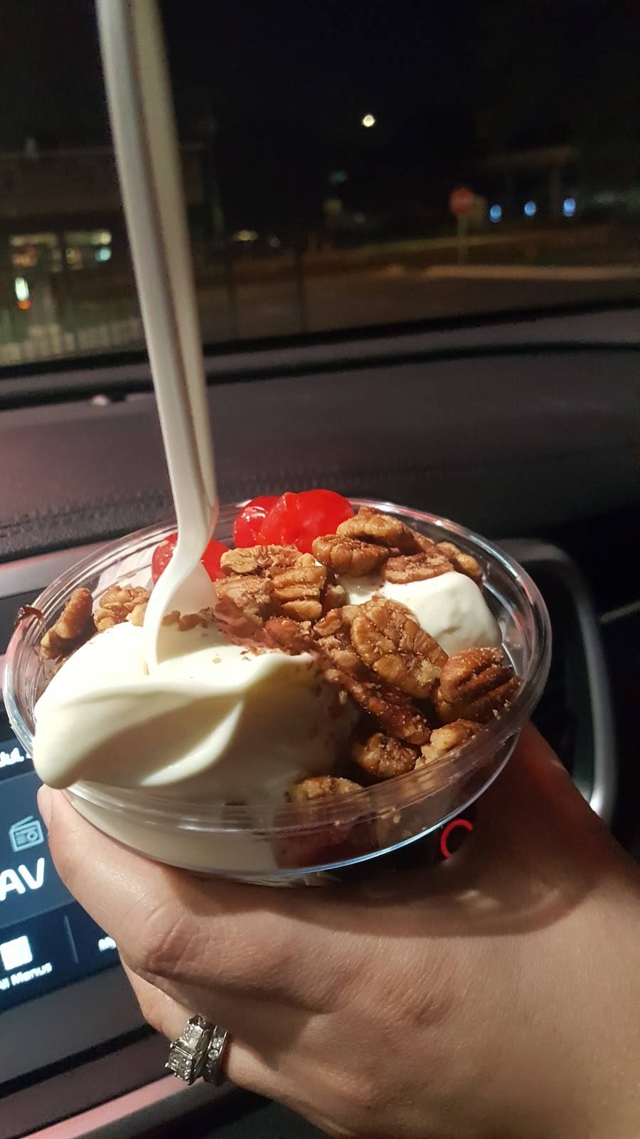 Andys Frozen Custard | restaurant | 450 E Ogden Ave, Naperville, IL 60563, USA | 3312132600 OR +1 331-213-2600