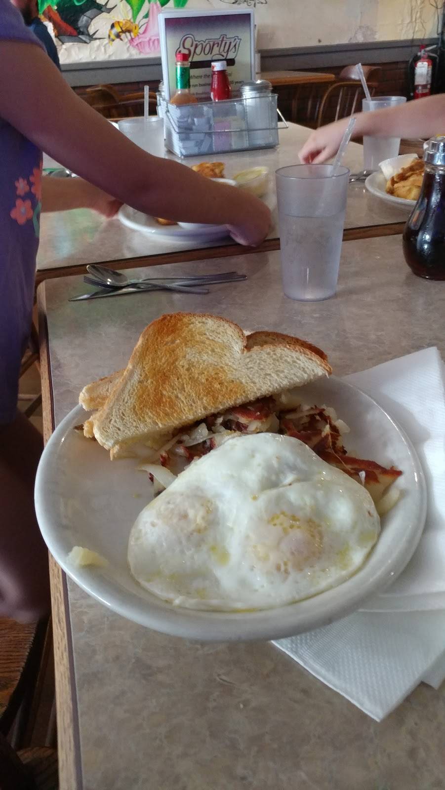 Sportys | restaurant | 17611 Vashon Hwy SW, Vashon, WA 98070, USA | 2064630940 OR +1 206-463-0940