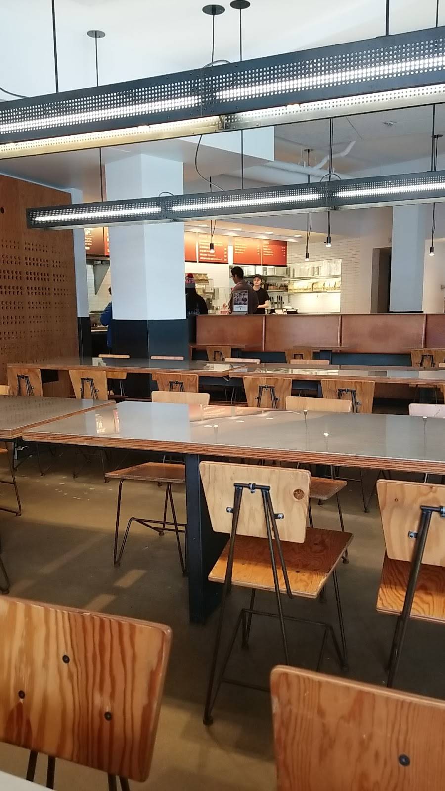 Chipotle Mexican Grill | restaurant | 6707 Old Dominion Dr Ste 110, McLean, VA 22101, USA | 5715331815 OR +1 571-533-1815