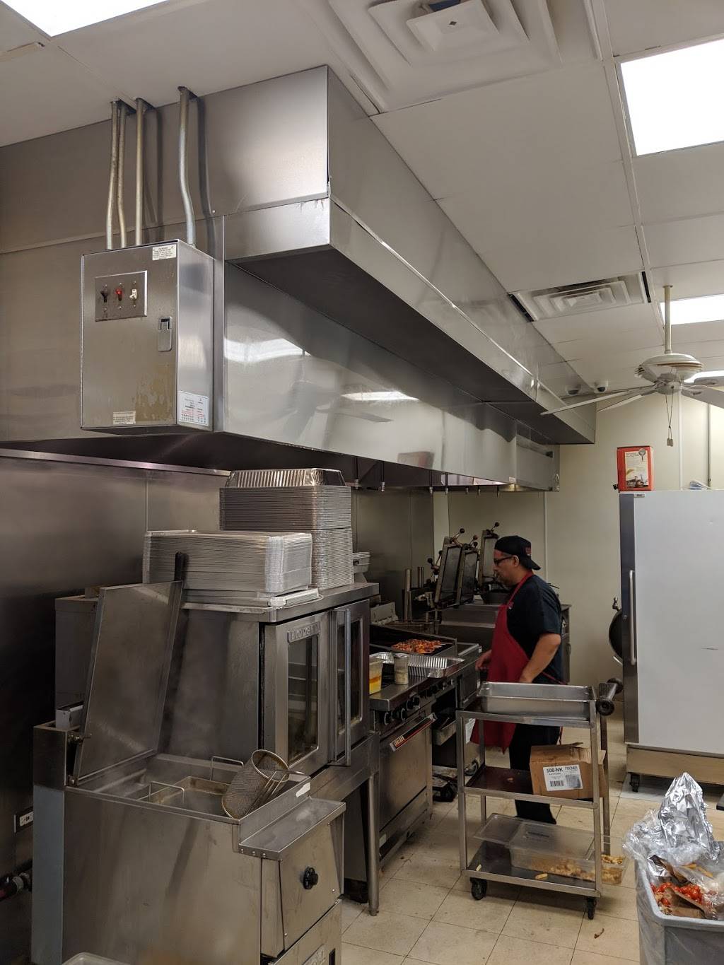 Lucanos Pizza & Catering | meal delivery | 2950 Ogden Ave, Lisle, IL 60532, USA | 6303057400 OR +1 630-305-7400