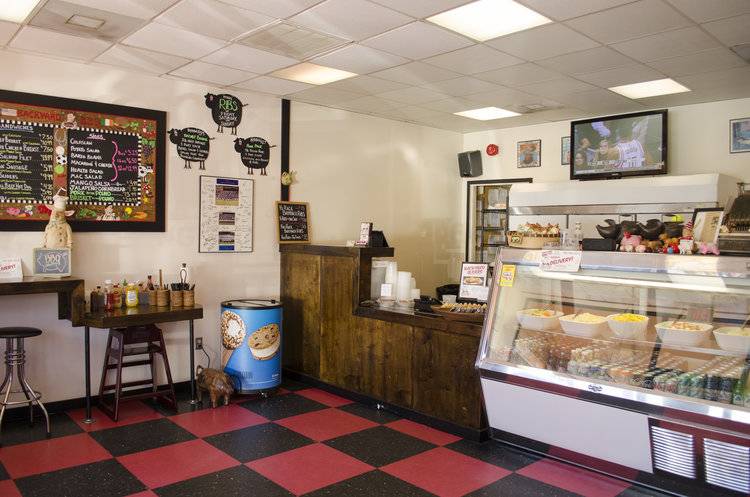 Backyard Barbeque | restaurant | 2910 N Sycamore St, Arlington, VA 22207, USA | 7035342510 OR +1 703-534-2510