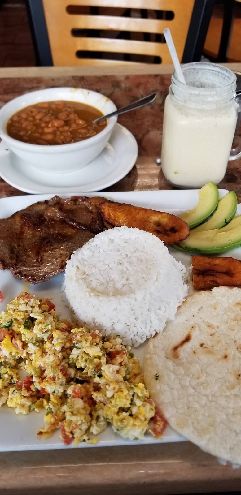 El Carretero Restaurante & Panadería La 35 | bakery | 3500 Bergenline Ave, Union City, NJ 07087, USA | 2018636681 OR +1 201-863-6681