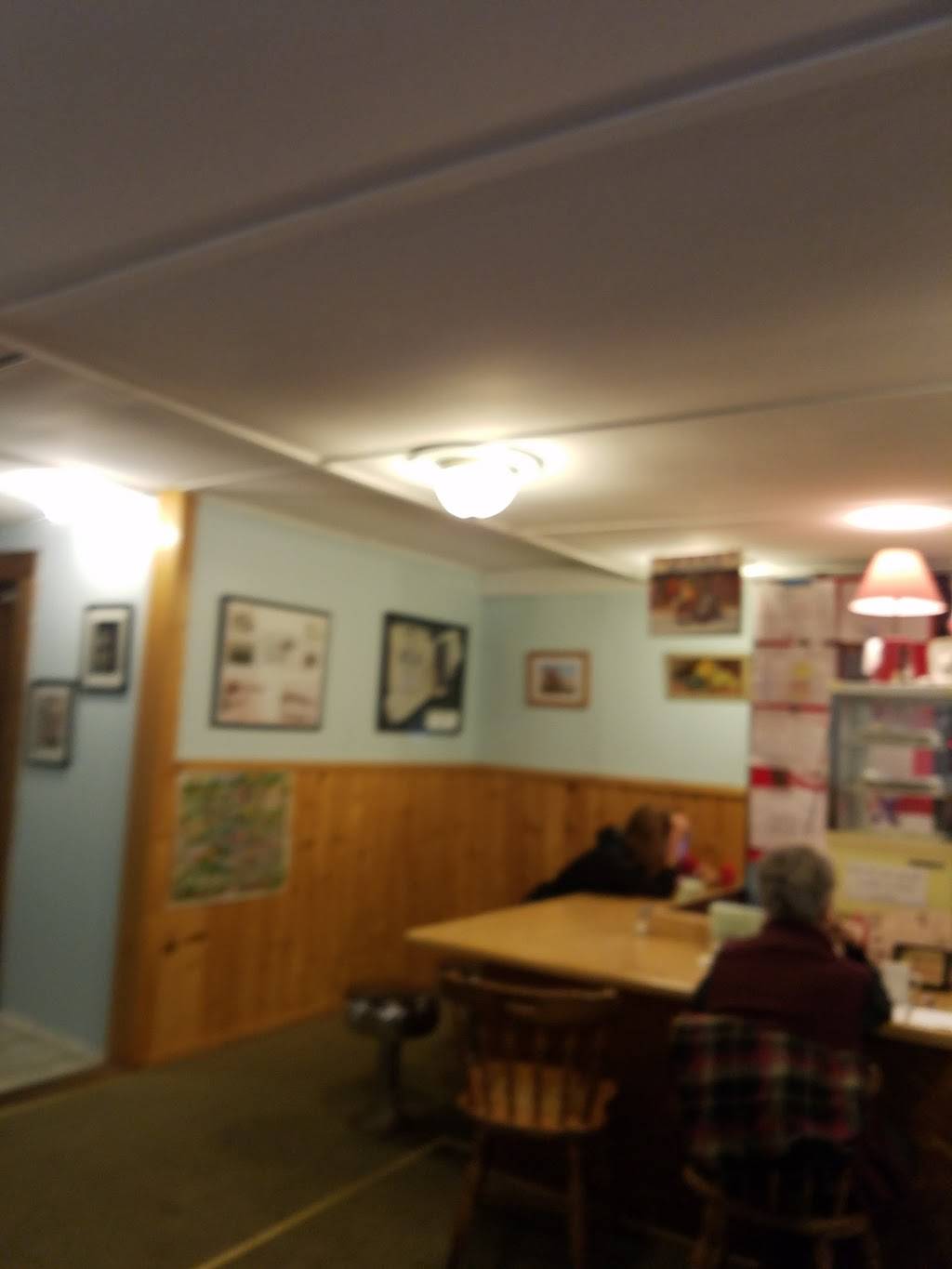 Pats Dairyland | restaurant | 55 South St, Dover-Foxcroft, ME 04426, USA | 2075642520 OR +1 207-564-2520