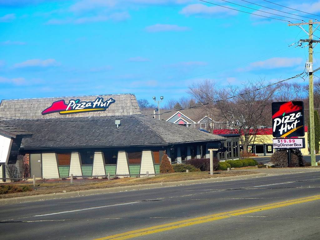 Pizza Hut | restaurant | 1424 US-51, Stoughton, WI 53589, USA | 6088733111 OR +1 608-873-3111