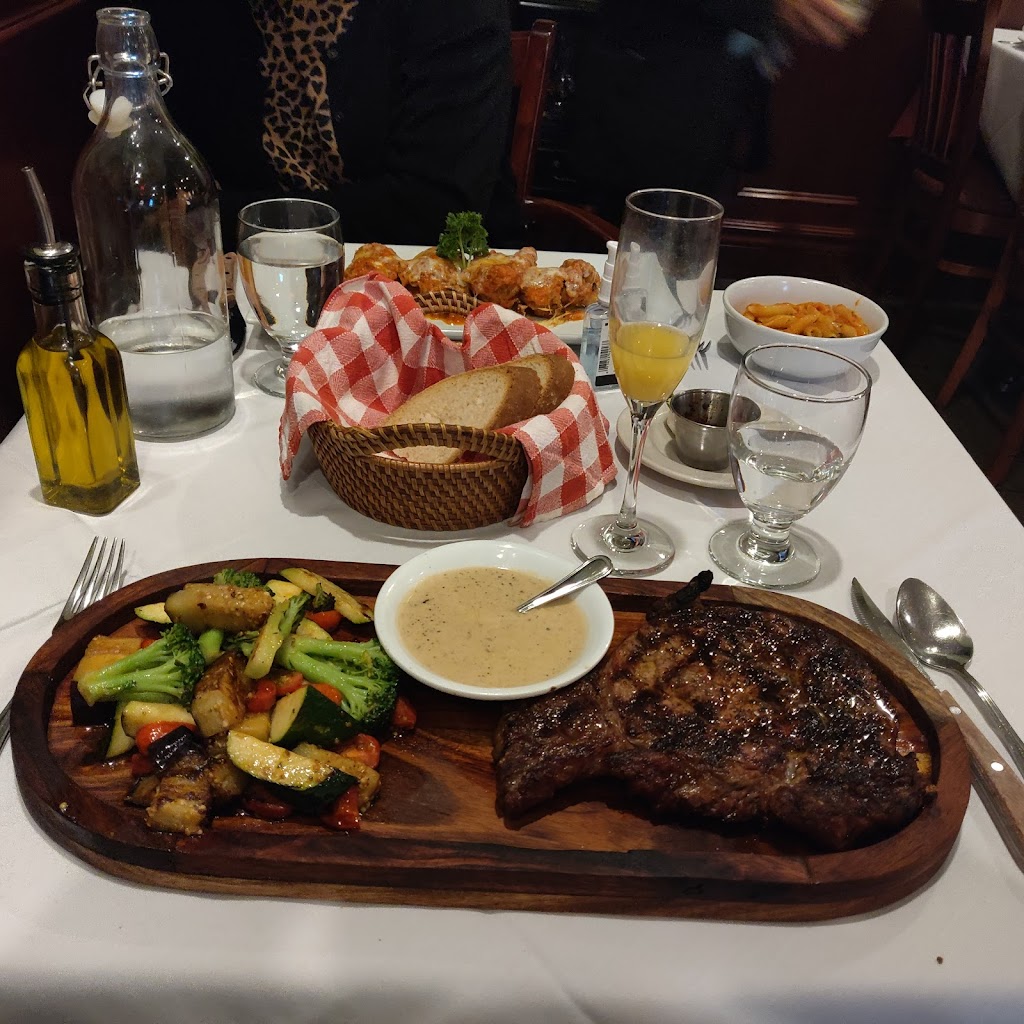 IL Triangolo | restaurant | 96-01 Corona Ave., Queens, NY 11368, USA | 7182711250 OR +1 718-271-1250