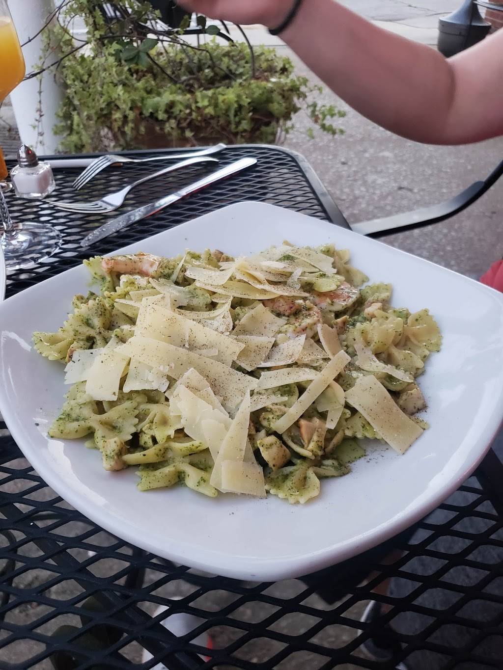 Milazzos Ristorante | restaurant | 2001 Main St, Porterdale, GA 30014, USA | 6786250000 OR +1 678-625-0000