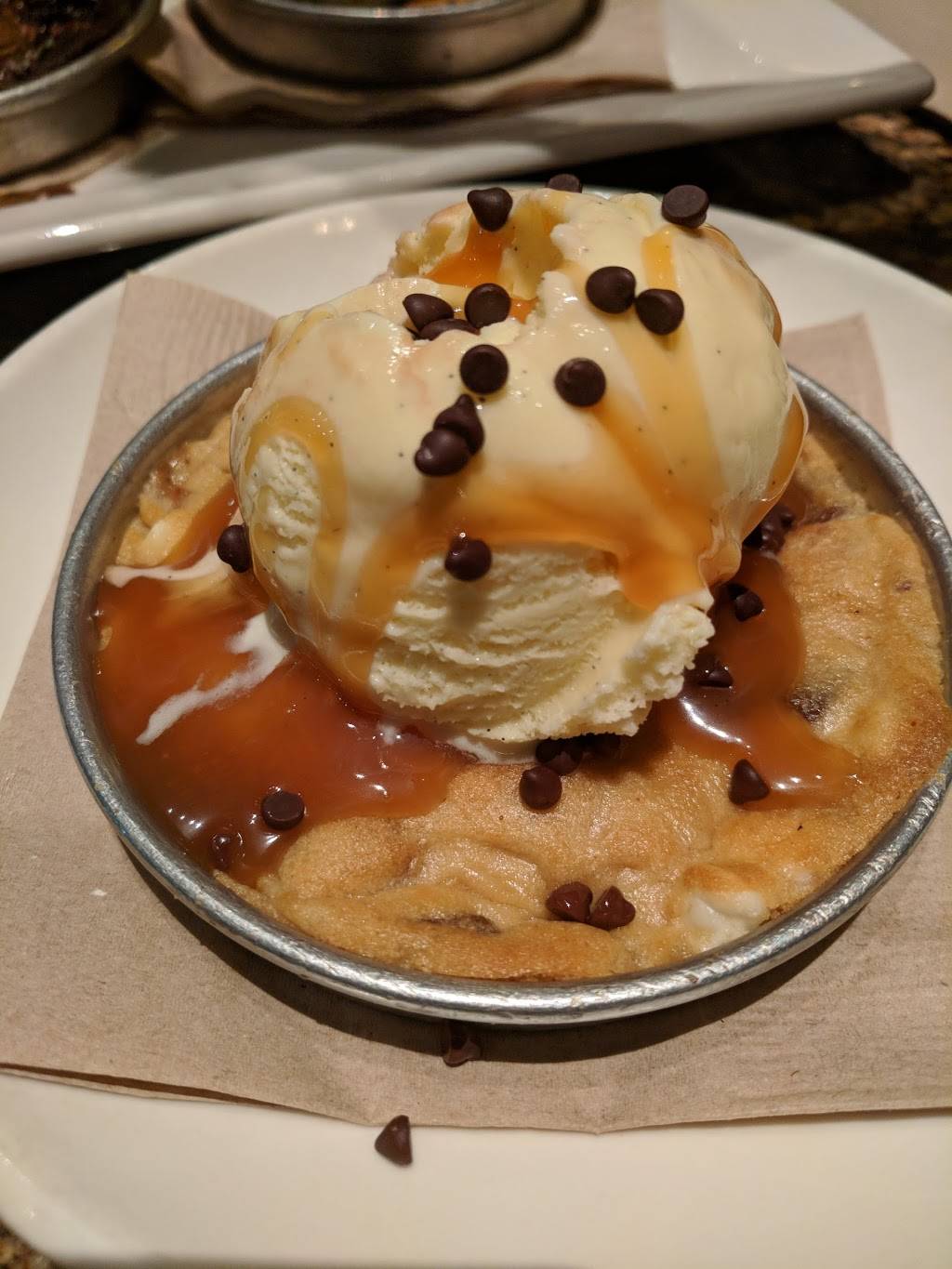 BJs Restaurant & Brewhouse | restaurant | 4585 Chino Hills Pkwy, Chino Hills, CA 91709, USA | 9099935960 OR +1 909-993-5960