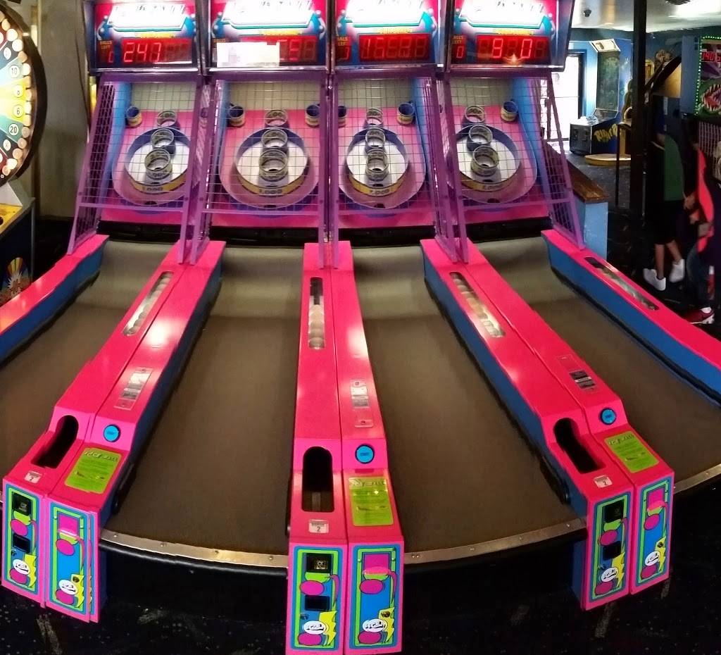 Kristofs Entertainment Center | night club | 421 W Rollins Rd, Round Lake Beach, IL 60073, USA | 8475462512 OR +1 847-546-2512