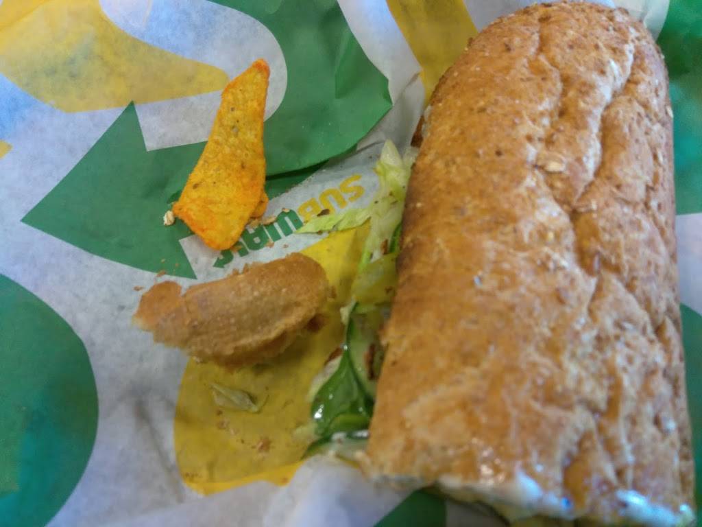 Subway Restaurants | restaurant | 2912 E University Dr #100, Denton, TX 76209, USA | 9405666166 OR +1 940-566-6166