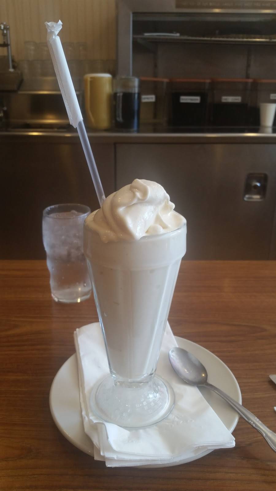 Pie ‘N Burger | restaurant | 913 E California Blvd, Pasadena, CA 91106, USA | 6267951123 OR +1 626-795-1123